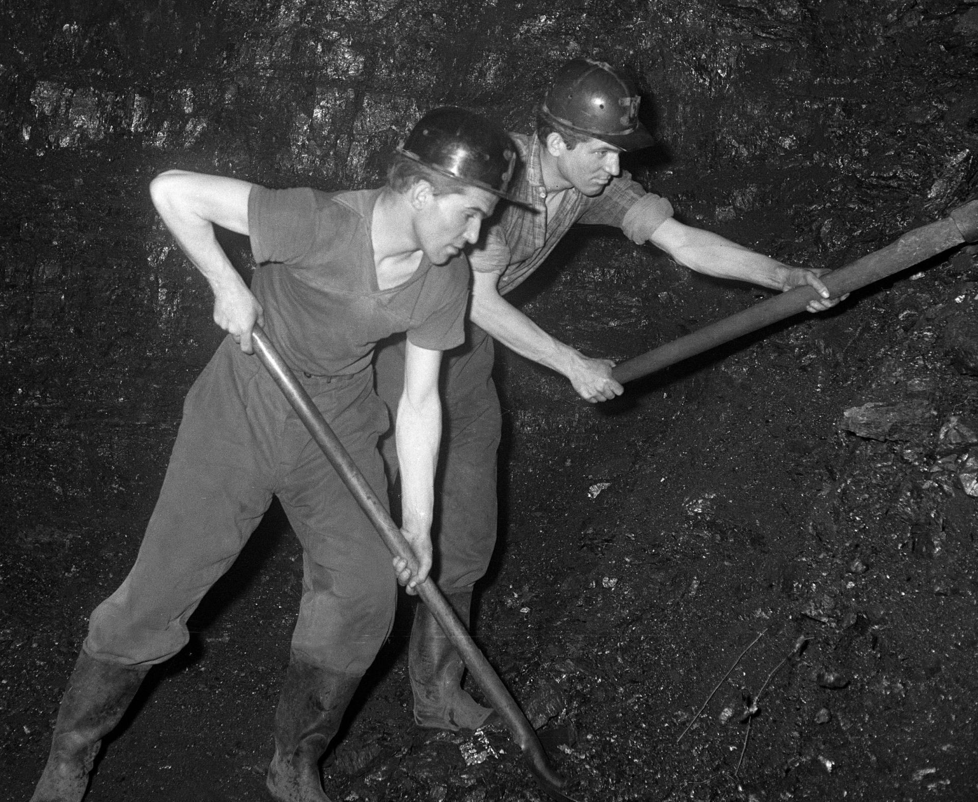 Bracia Wilimowie pracujący w kopalni Szombierki - historia jednego zdjęcia 
