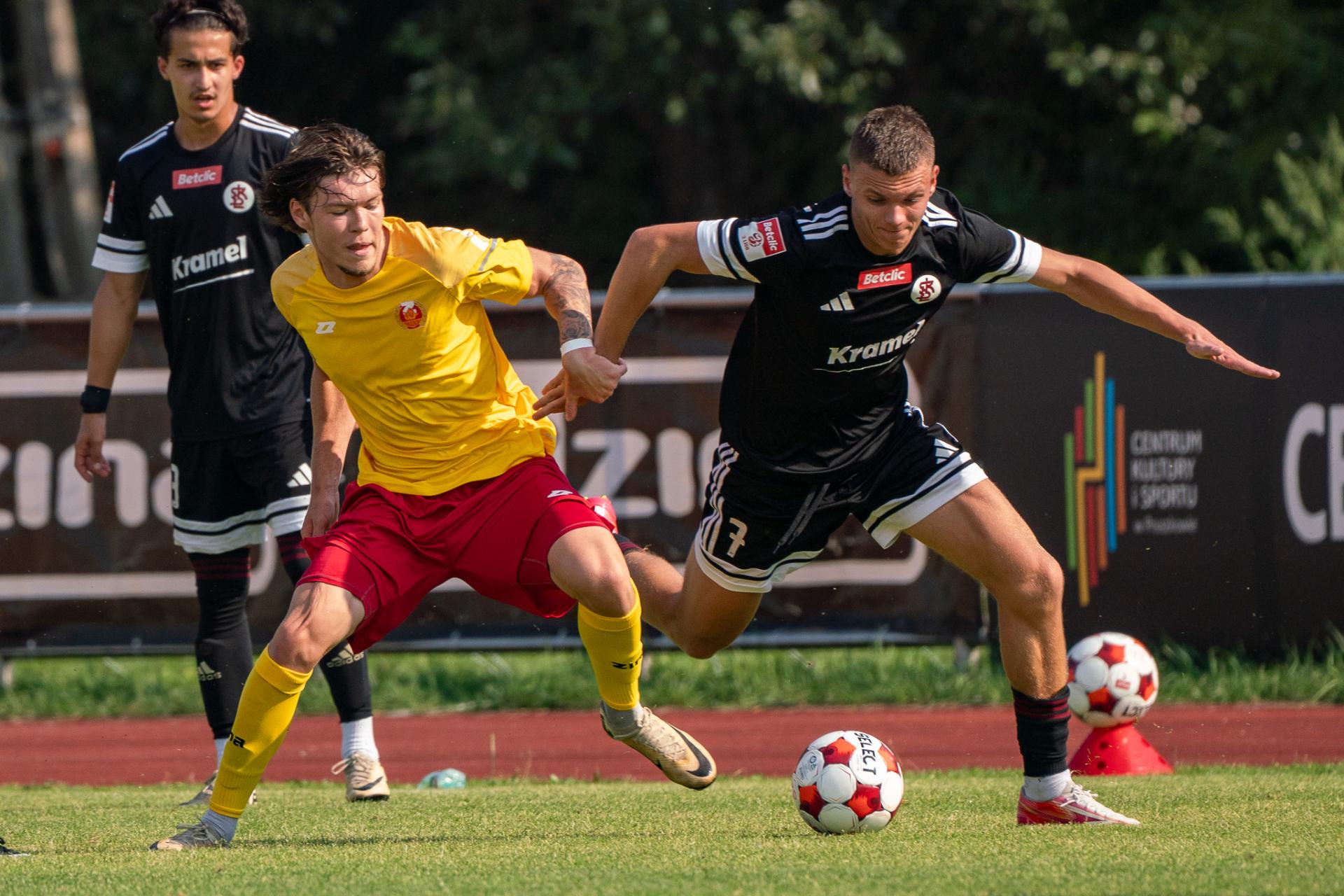 Znicz Pruszków - ŁKS II Łódź 3:1, 05.08.2026 Jan Kosmalski Oskar Zawadzki