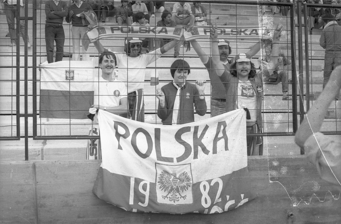 Polscy kibice na stadionie Riazor w La Coruni.