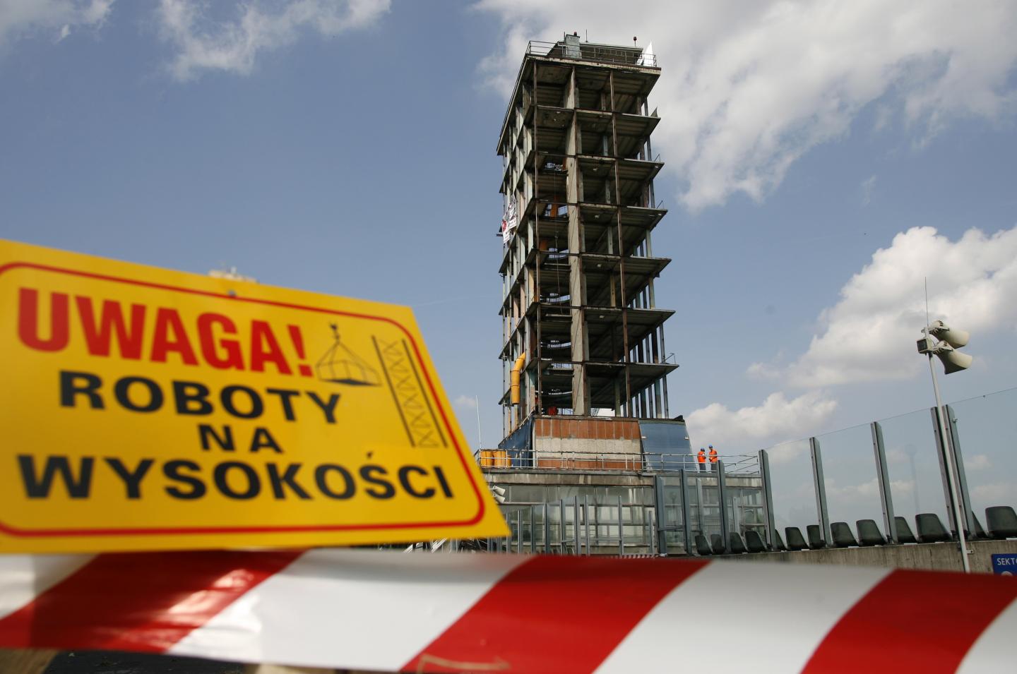 Szkielet wieży na Stadionie Śląskim.