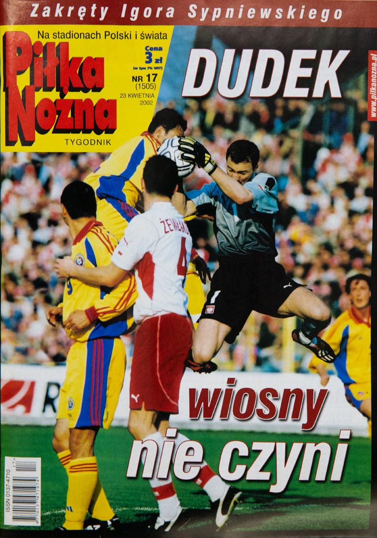 Okładka piłki nożnej po meczu Polska - Rumunia (17.04.2002)