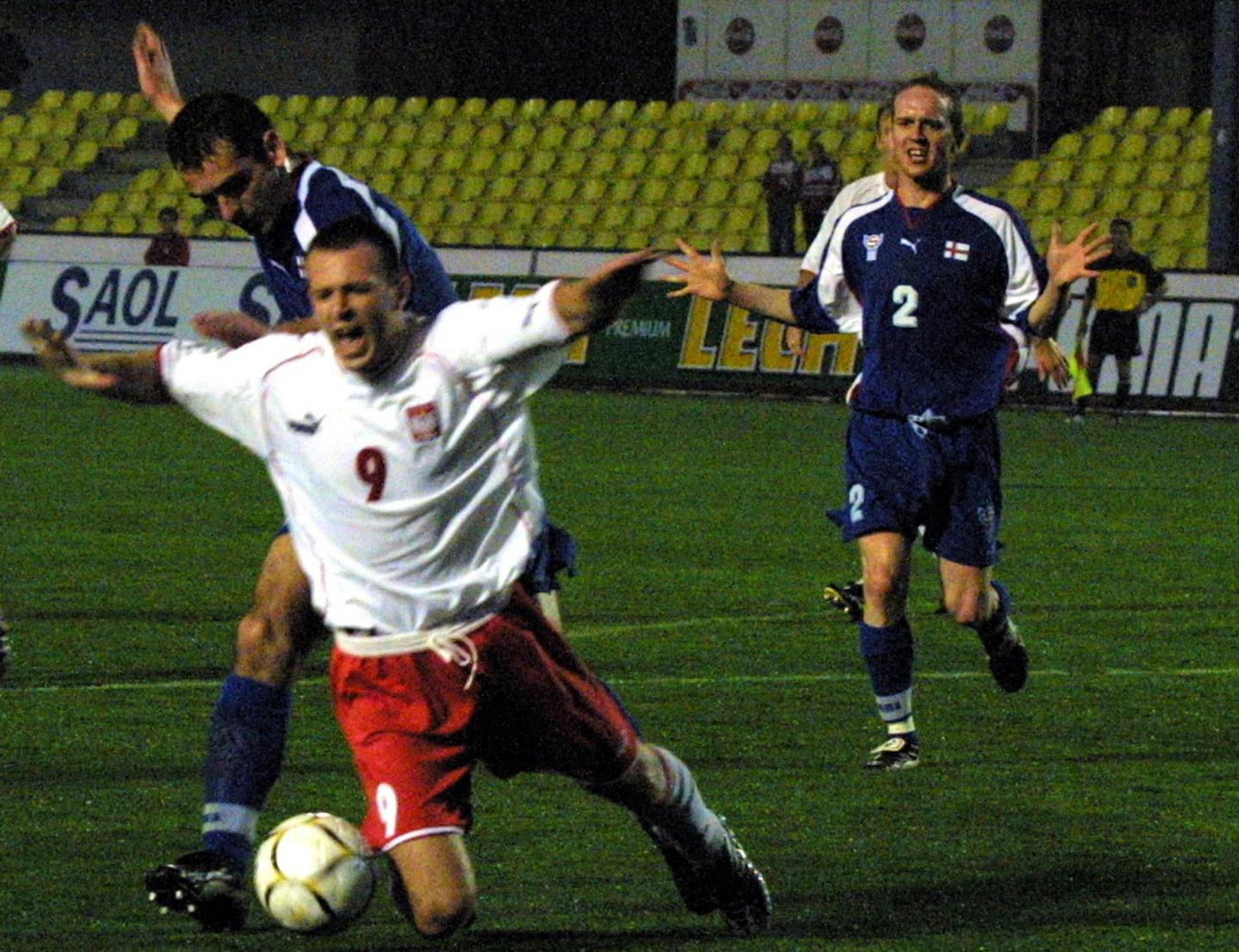 Maciej Żurawski podczas meczu Polska - Wyspy Owcze 2:1 (10.02.2002).