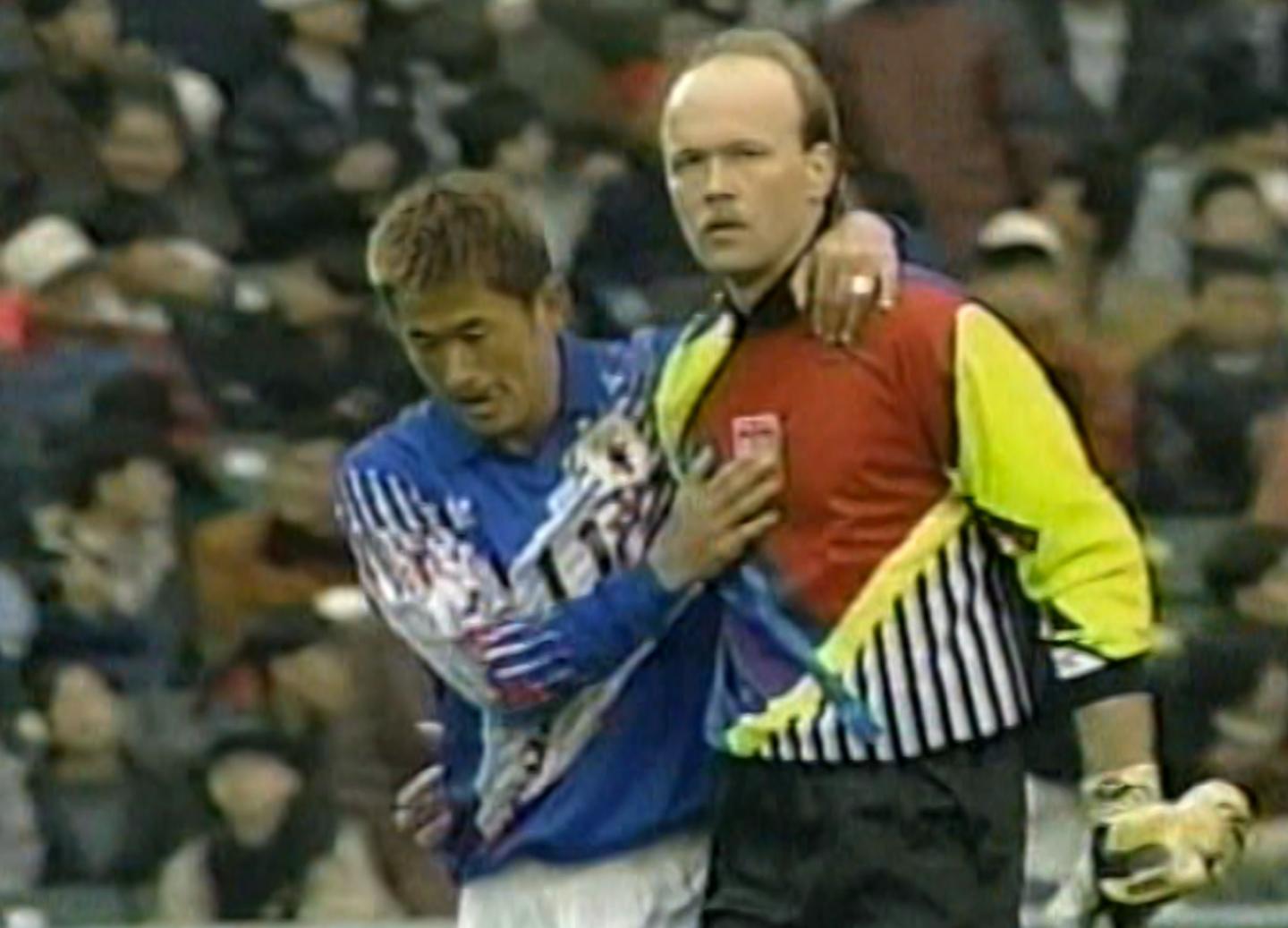 Kazuyoshi Miura i Andrzej Woźniak po meczu Polska - Japonia 0:5 (19.02.1996).