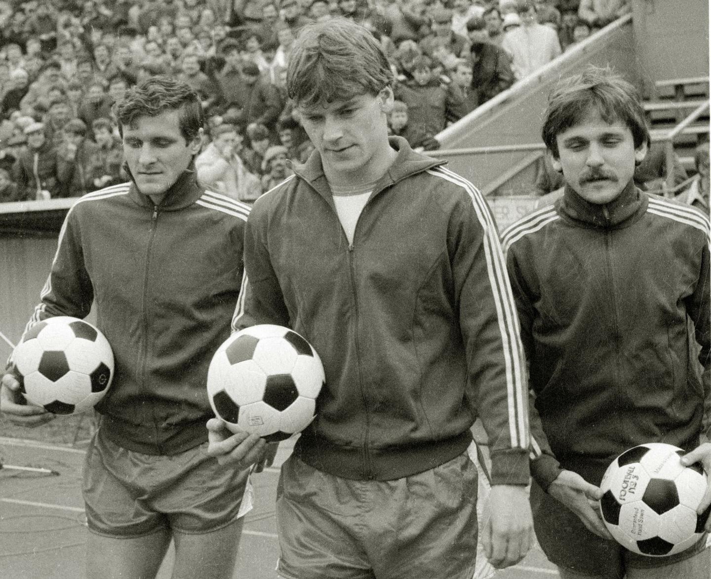 Trzej piłkarze, którzy w latach 80. stanowili o sile zabrzańskiego Górnika. Od lewej: Andrzej Zgutczyński, Jan Urban i Andrzej Pałasz.