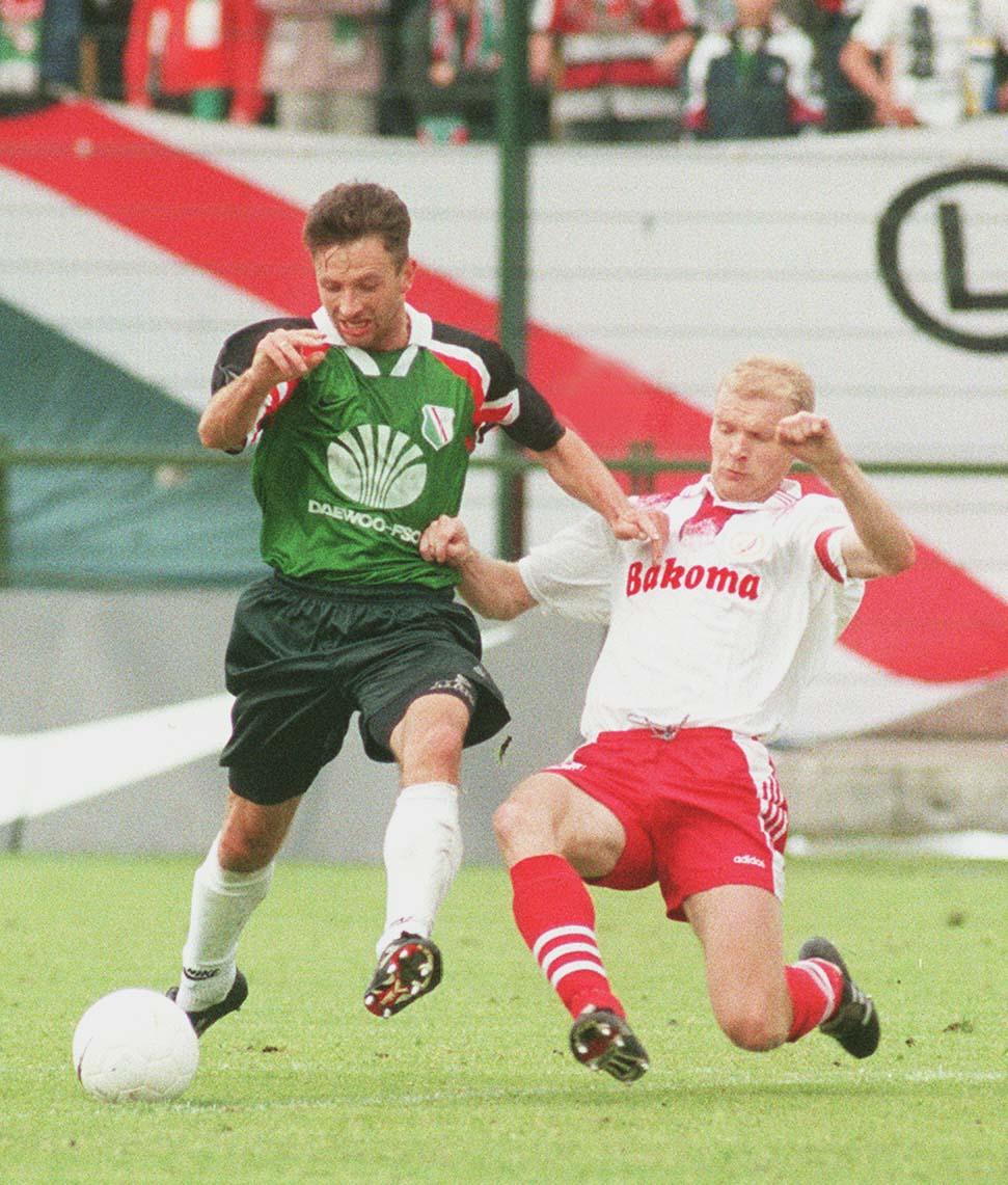 Tomasz Sokołowski i Tomasz Łapiński podczas meczu Legia - Widzew 2:3 (18.06.1997)