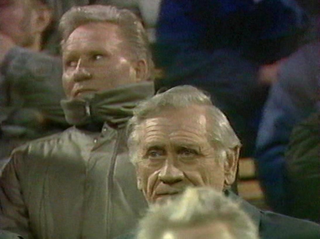 Ryszard Kulesza i Kazimierz Górski podczas meczu Polska - Jugosławia 0:0 (28.03.1990).