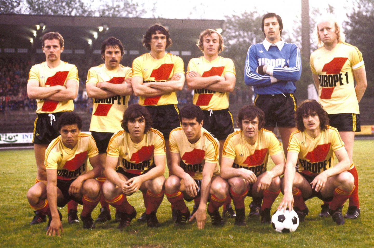Joachim Marx (stoi trzeci z lewej) w barwach RC Lens. Pierwszy z prawej w dolnym rzędzie Didier Six, który kilka lat później zagrał przeciwko biało-czerwonym w meczu o trzecie miejsce na mundialu w Hiszpanii.