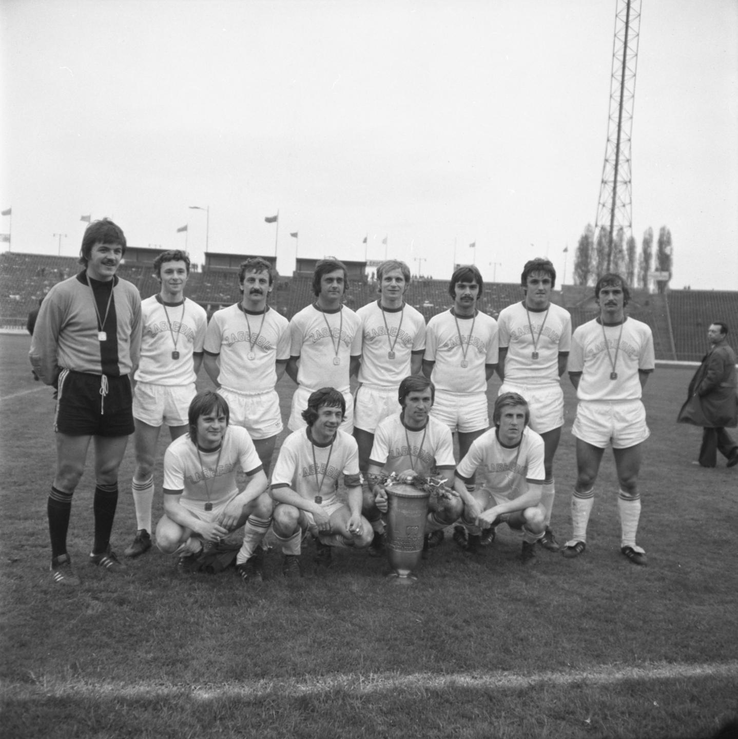 Piłkarze Zagłębia Sosnowiec z Pucharem Polski za sezon 1977/78.