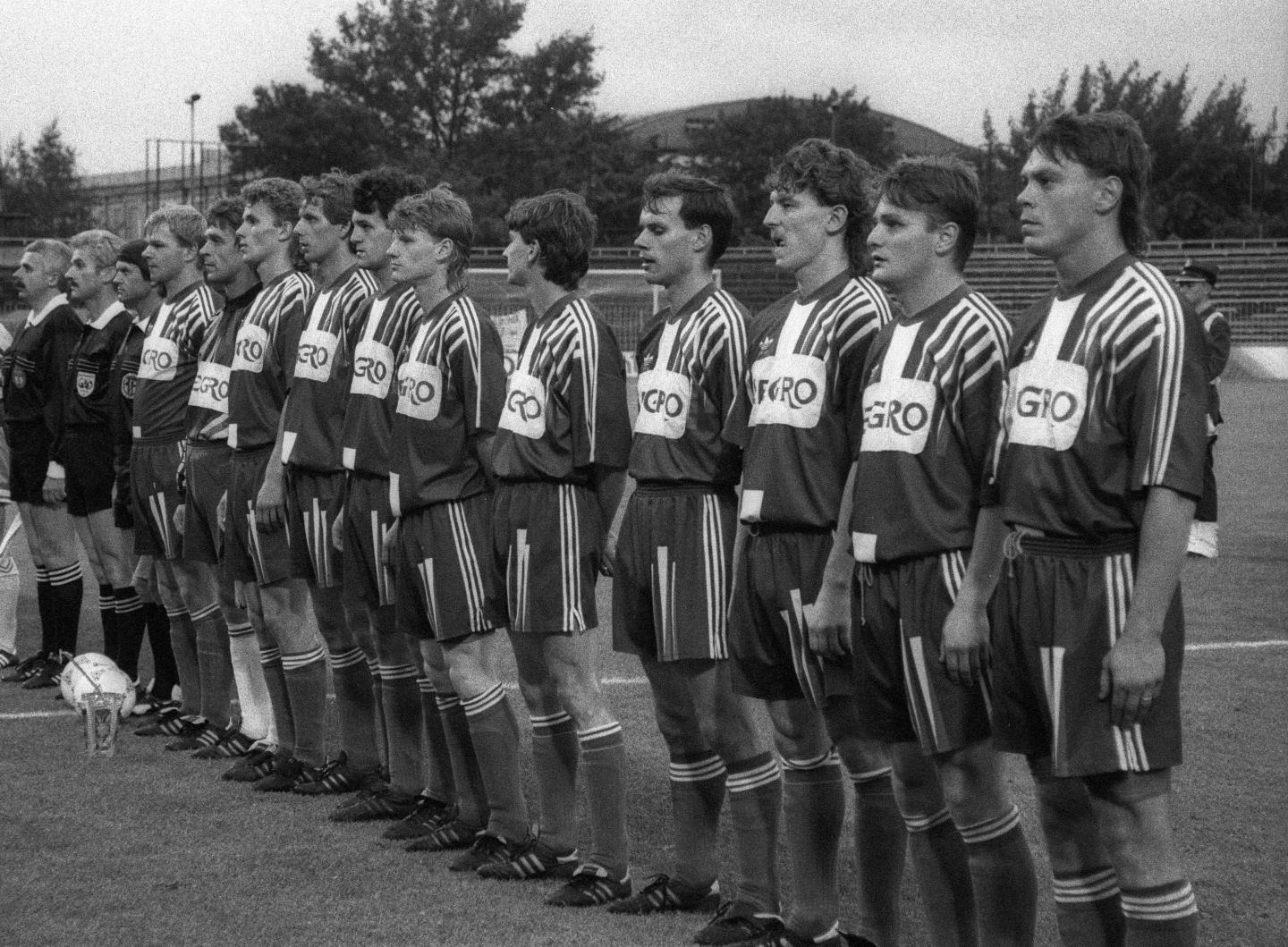 Piłkarze Górnika Zabrze przed finałowym meczem o Puchar Polski w sezonie 1991/1992.