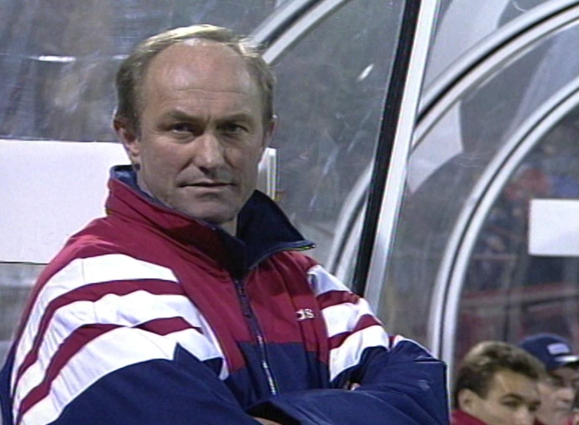 Franciszek Smuda podczas meczu Widzew Łódź - Steaua Bukareszt 2:0 (30.10.1996).