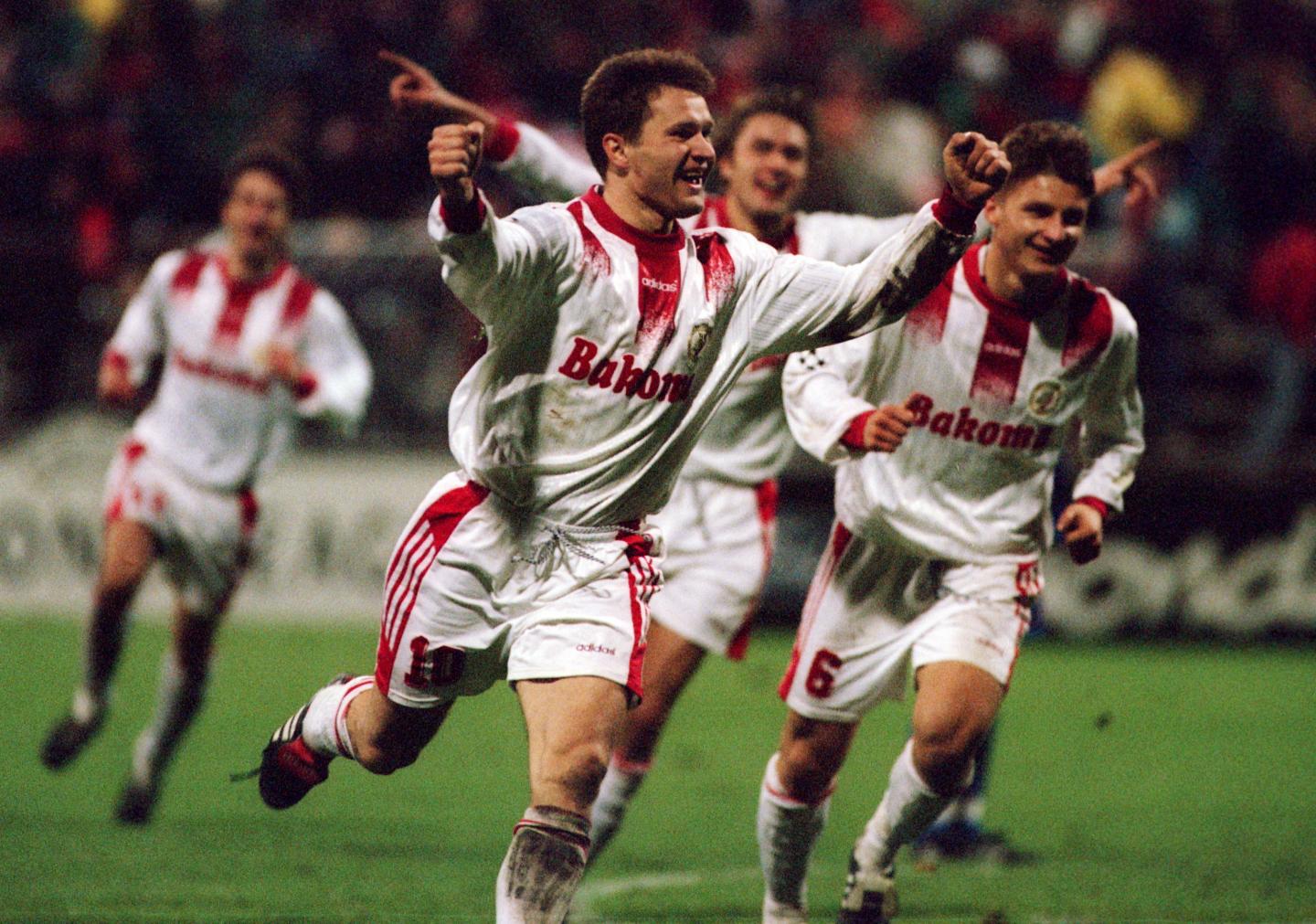 Ryszard Czerwiec po zdobyciu bramki podczas meczu Widzew Łódź - Steaua Bukareszt 2:0 (30.10.1996).