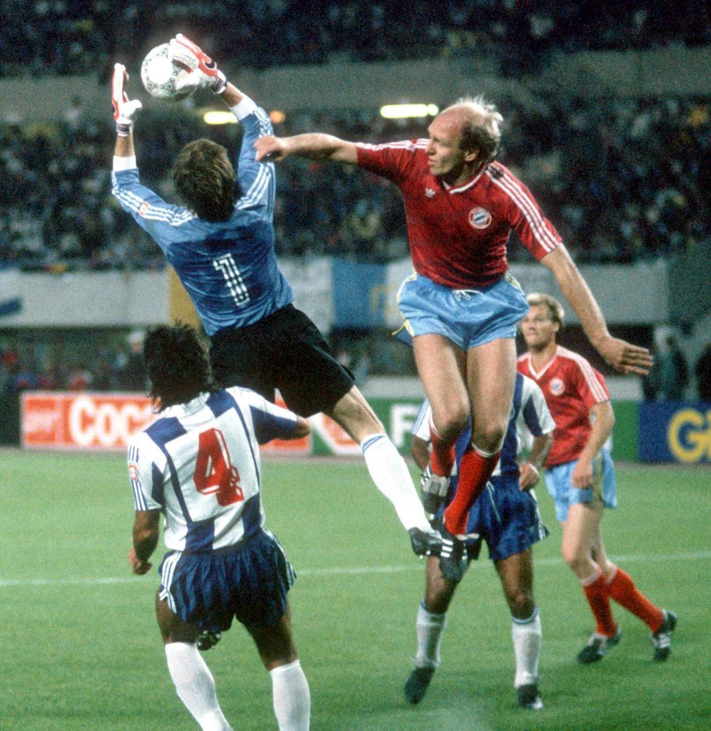 Józef Młynarczyk podczas finału Pucharu Europy 1987 FC Porto-Bayern 2:1.