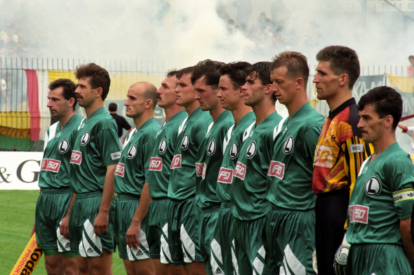 Drużyna warszawskiej Legii przed finałowym meczem Pucharu Polski 1994/1995.