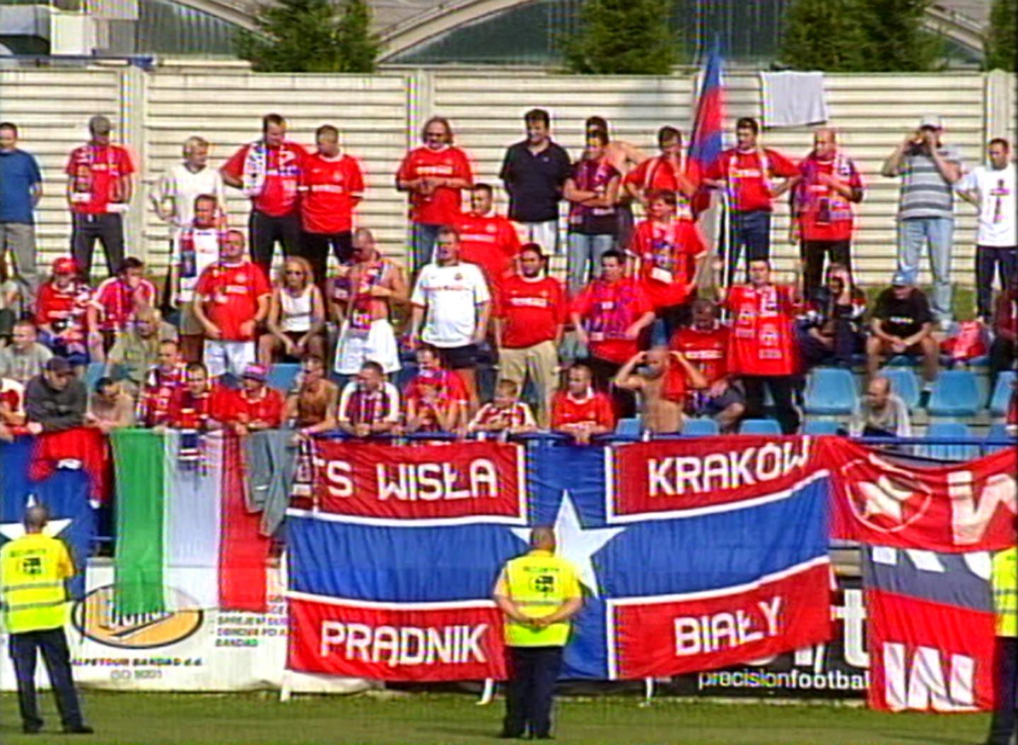 Kibice Wisły podczas meczu NK Primorje - Wisła Kraków 0:2 (19.09.2002).