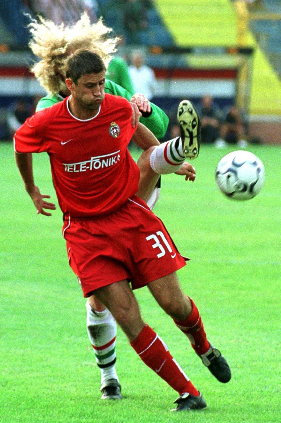 Marcin Kuźba podczas meczu Wisła Kraków - Glentoran FC 4:0 (29.08.2002).
