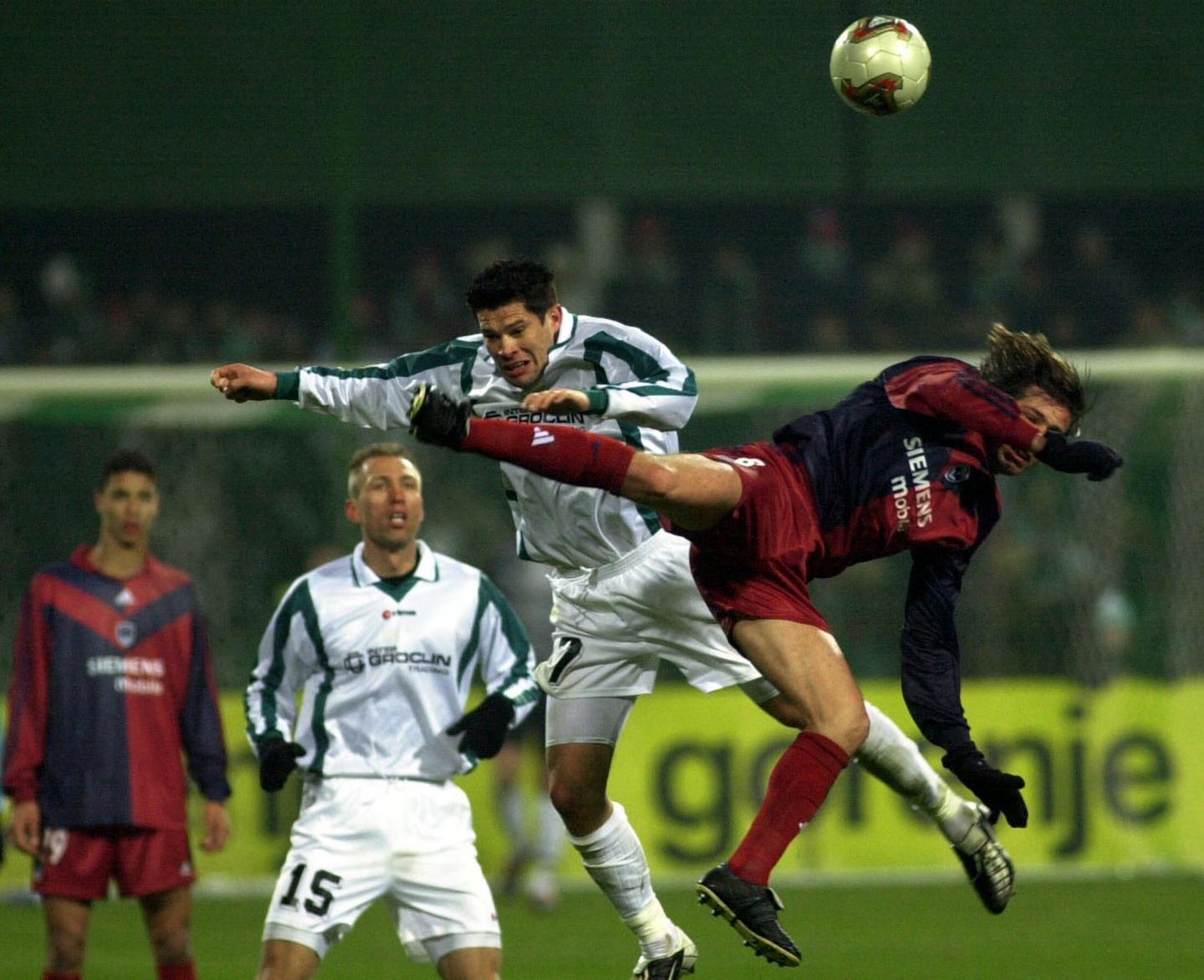 Piotr Piechniak podczas meczu Groclin Dyskobolia Grodzisk Wielkopolski - Girondins Bordeaux 0:1 (26.02.2004).