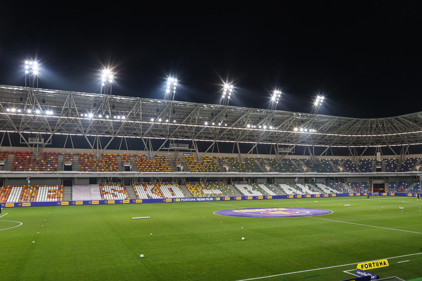 Podbeskidzie Bielsko-Biała - Zagłębie Lubin 2:4 (pd.) (01.12.2020) Stadion