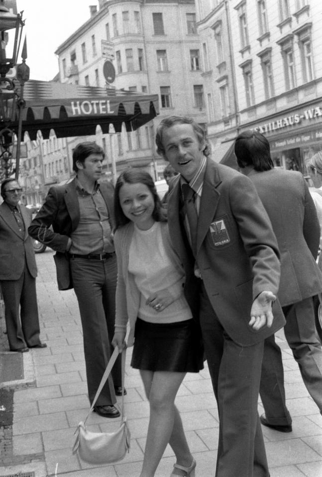 Grzegorz Lato z żoną podczas spaceru po ulicach Monachium.