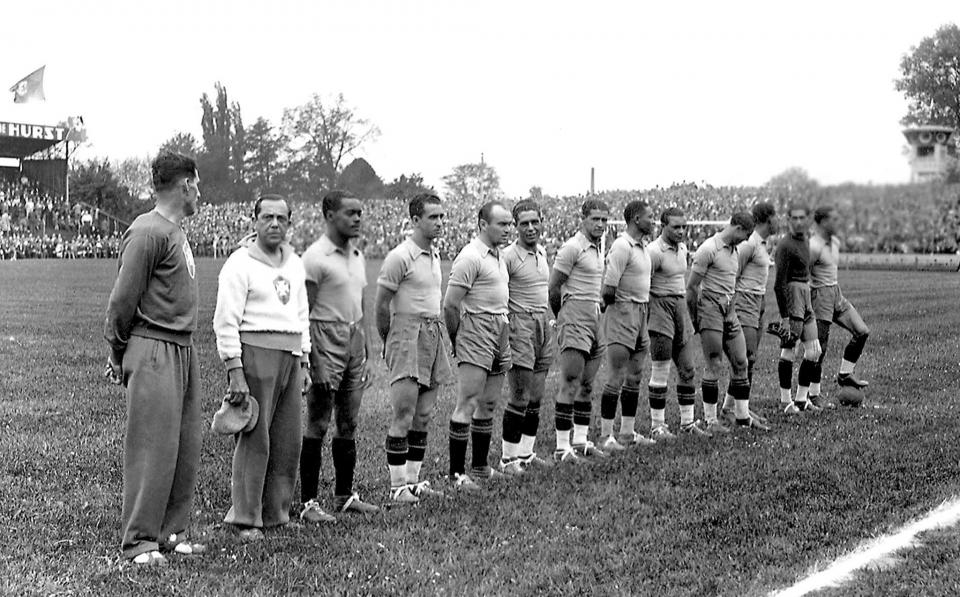 Reprezentacja Brazylii przed meczem z Polską w 1938 roku.