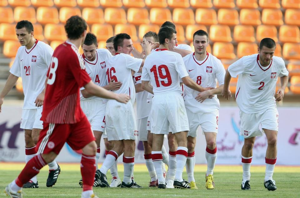 Radość polskich piłkarzy po jedynej bramce zdobytej w meczu z Danią w Tajlandii.