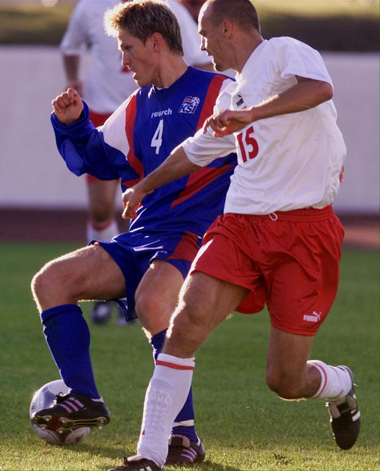 Paweł Kaczorowski podczas meczu Islandia - Polska 1:1 (15.08.2001).