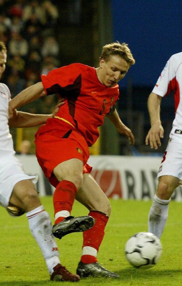 Wesley Sonck podczas meczu Belgia - Polska 3:1 (30.04.2003).