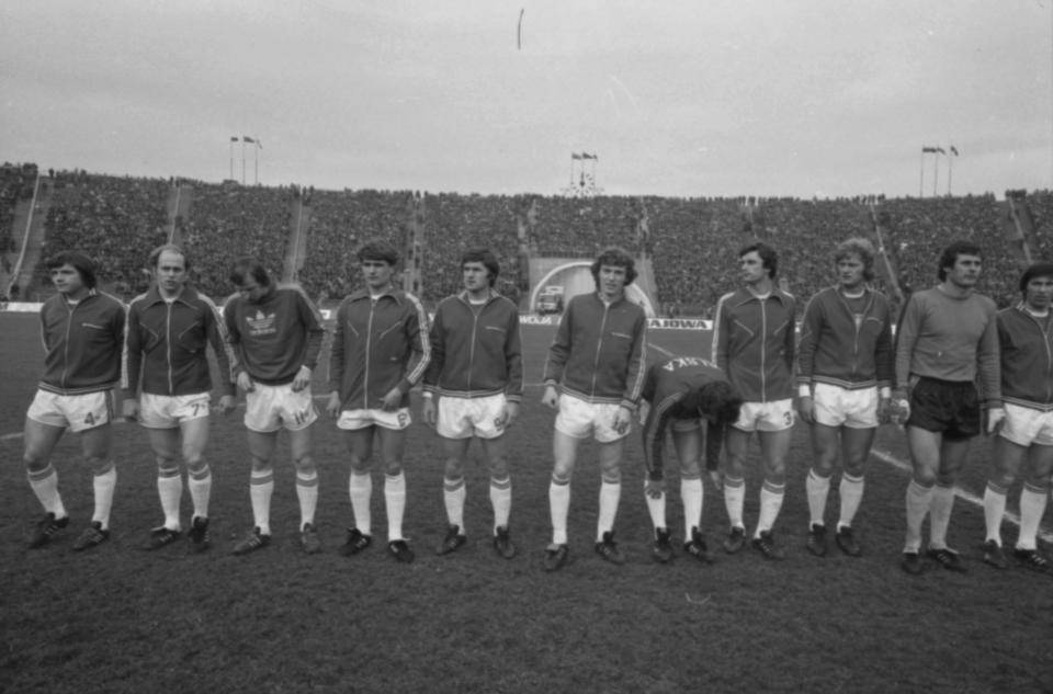 Grupowe zdjęcie reprezentacji Polski przed meczem towarzyskim z Bułgarią w 1978 roku, Stadion Dziesięciolecia.