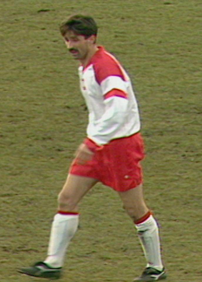 Marek Leśniak podczas meczu Polska - Finlandia 2:1 (13.04.1993)