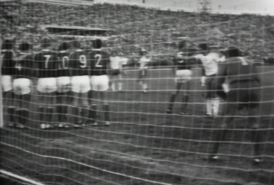 Wypełniony po brzegi stadion w Wołgogradzie podczas meczu ZSRR - Polska 4:1 (07.09.1977).