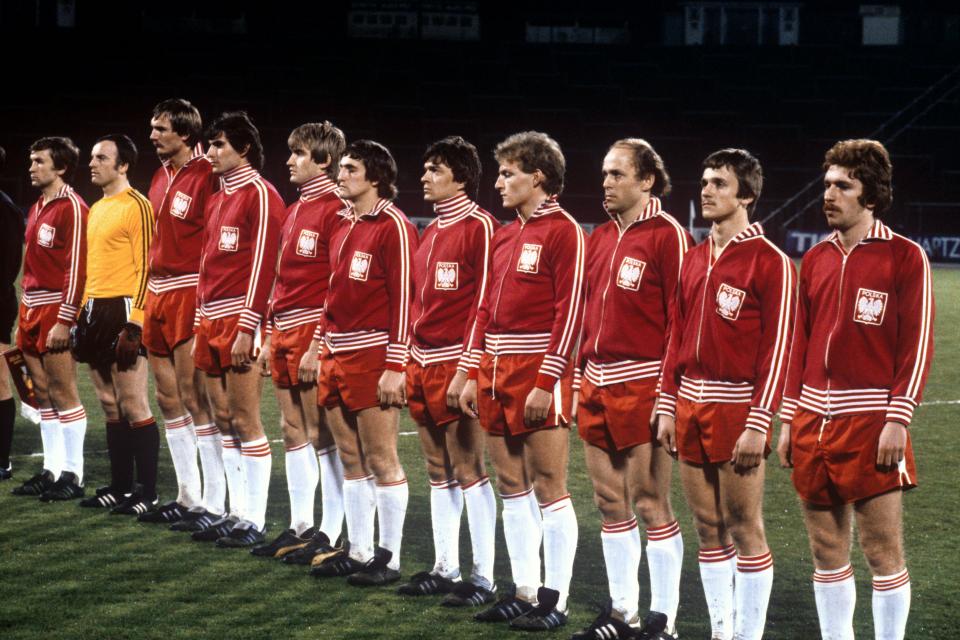 Zdjęcie grupowe reprezentacji Polski przed towarzyskim meczem z Belgią na stadionie Heysel w 1980 roku.