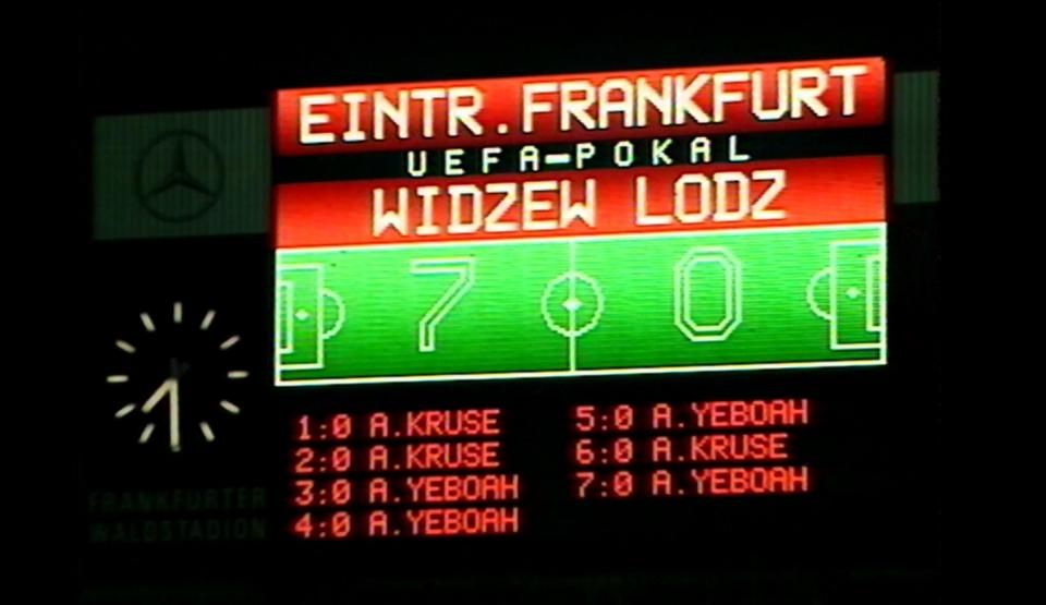 Zegar podczas meczu Eintracht Frankfurt - Widzew Łódź 9:0 (30.09.1992).