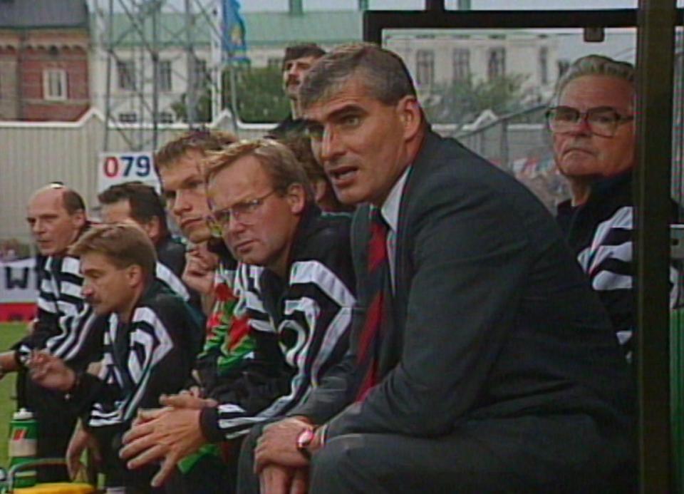 Paweł Janas podczas meczu IFK Göteborg - Legia Warszawa 1:2 (23.08.1995).