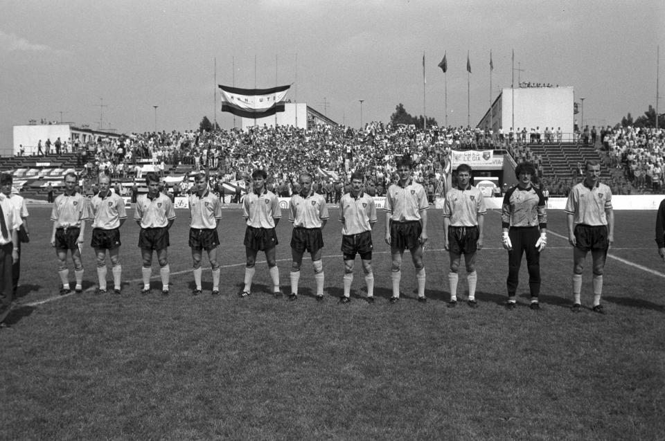 Piłkarze GKS-u Katowice przed meczem finału Pucharu Polski 1991 z Legią Warszawa.