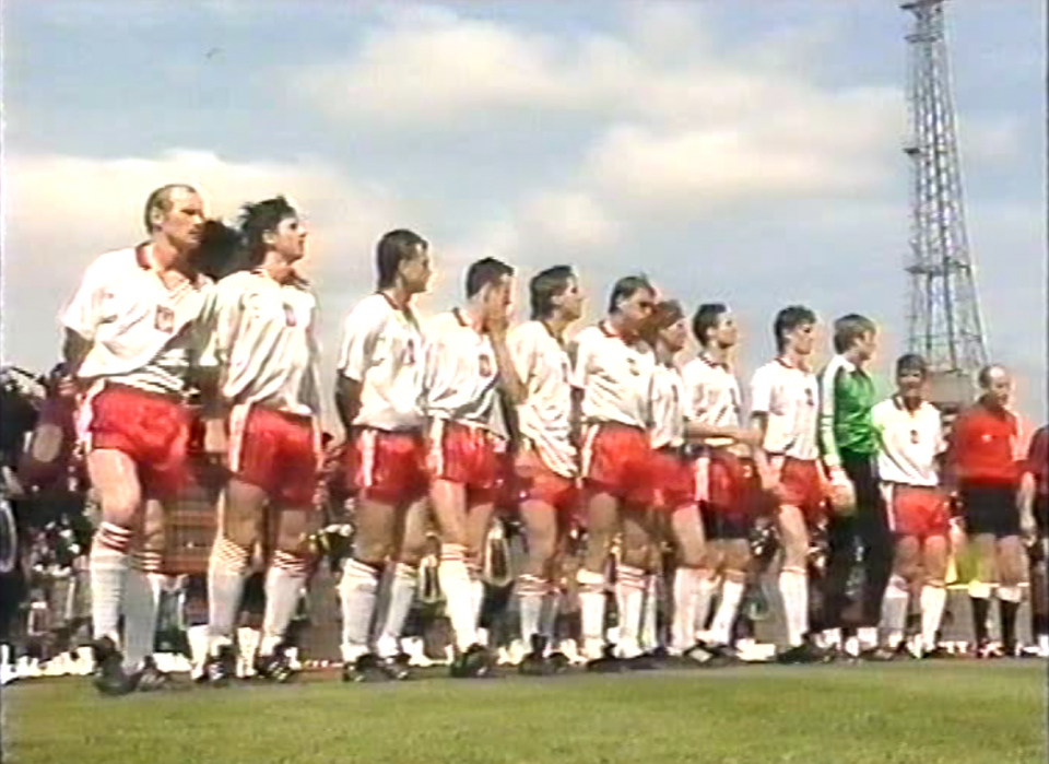 Reprezentacja Polski przed meczem ze Szkocją na Hampden Park w Glasgow. 19 maja 1990 roku.