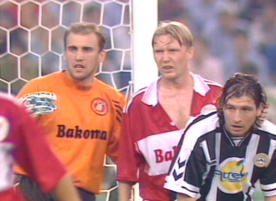 Arkadiusz Onyszko i Daniel Bogusz podczas meczu Udinese Calcio - Widzew Łódź 3:0 (30.09.1997).