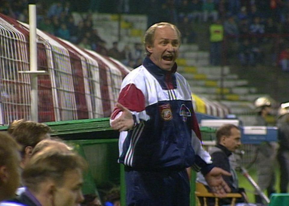 Franciszek Smuda podczas meczu Widzew Łódź - Czernomorec Odessa 1:0, k. 5:6 (26.09.1995).