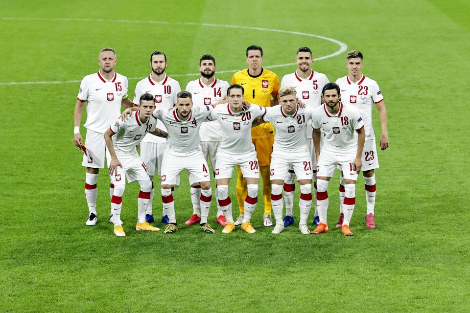 Zdjęcie grupowe reprezentacji Polski przed meczem z Holandią w Lidze Narodów w 2020 roku.