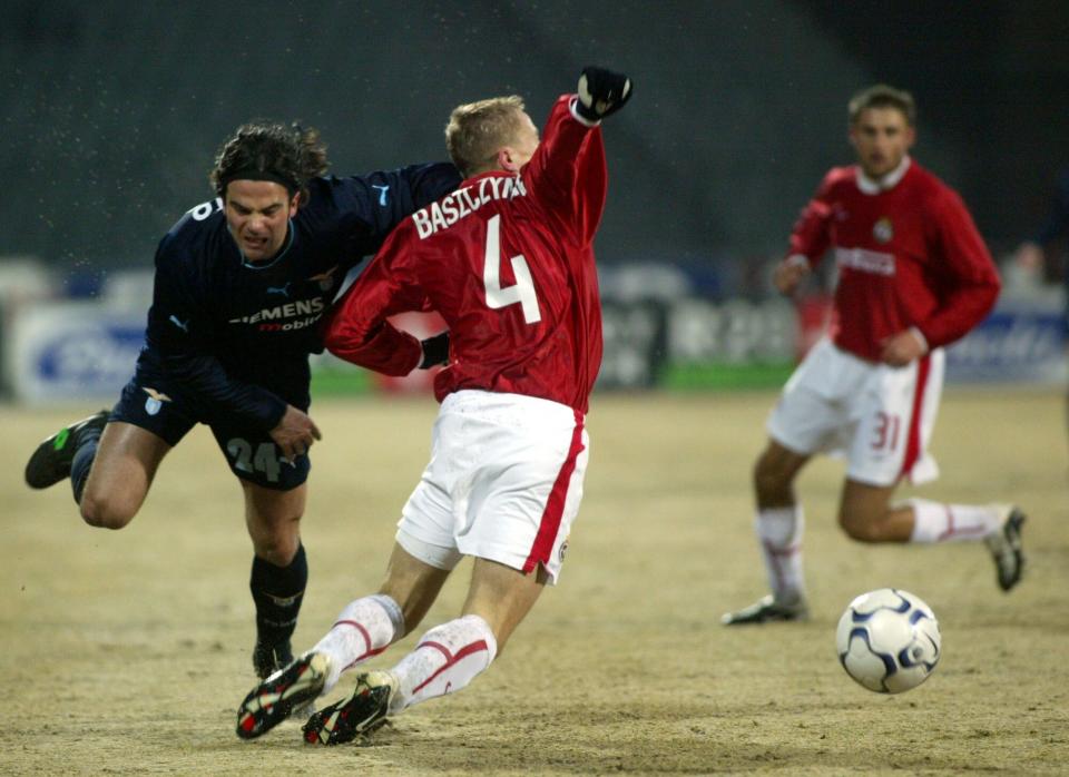 Marcin Baszczyński podczas meczu Wisła Kraków - Lazio Rzym 1:2 (05.03.2003).