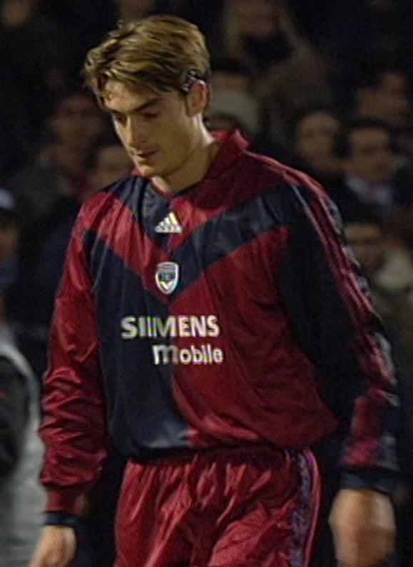 Albert Riera podczas meczu Girondins Bordeaux - Groclin Dyskobolia Grodzisk Wielkopolski 4:1 (03.03.2004)