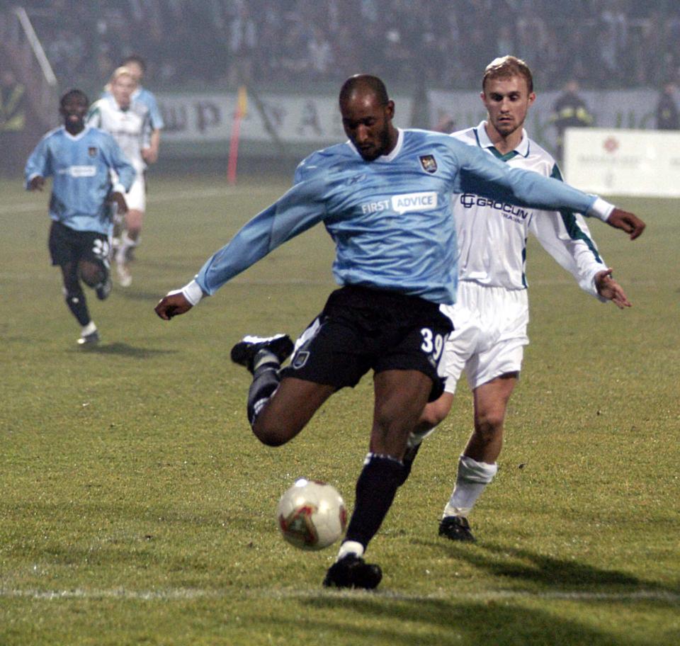 Groclin Dyskobolia Grodzisk Wielkopolski - Manchester City 0:0 (27.11.2003)