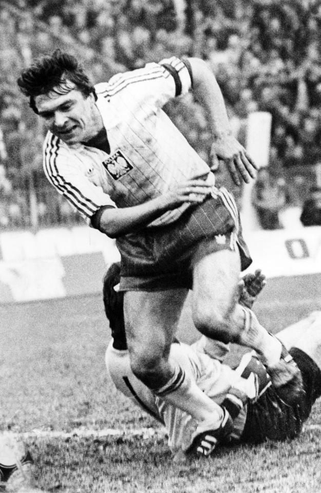 Henryk Miłoszewicz podczas meczu z NRD w eliminacjach igrzysk olimpijskich 1984 w Los Angeles.