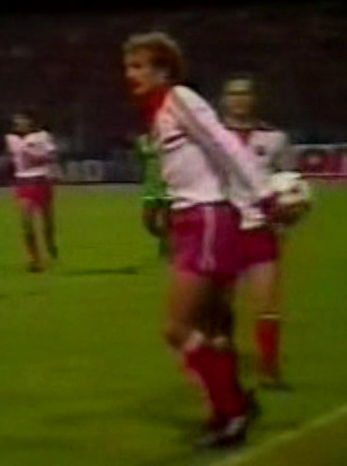 Marek Pięta podczas meczu AS Saint Etienne – Widzew Łódź 3:0 (03.10.1979)