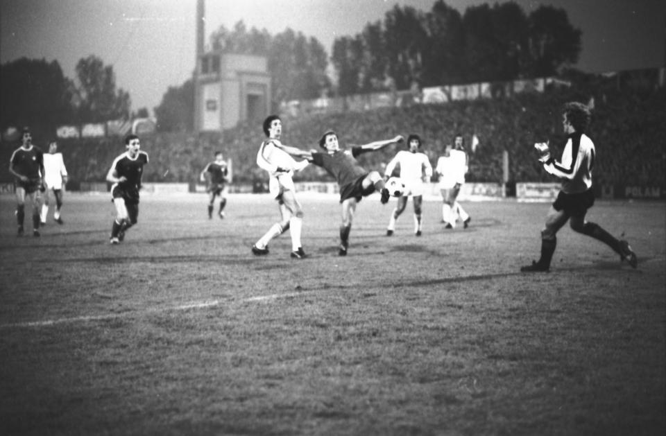 Janusz Krupiński strzela zwycięskiego gola w meczu Wisły Kraków z Club Brugge, który przesądził o awansie krakowian do II Pucharu Europy 1978.