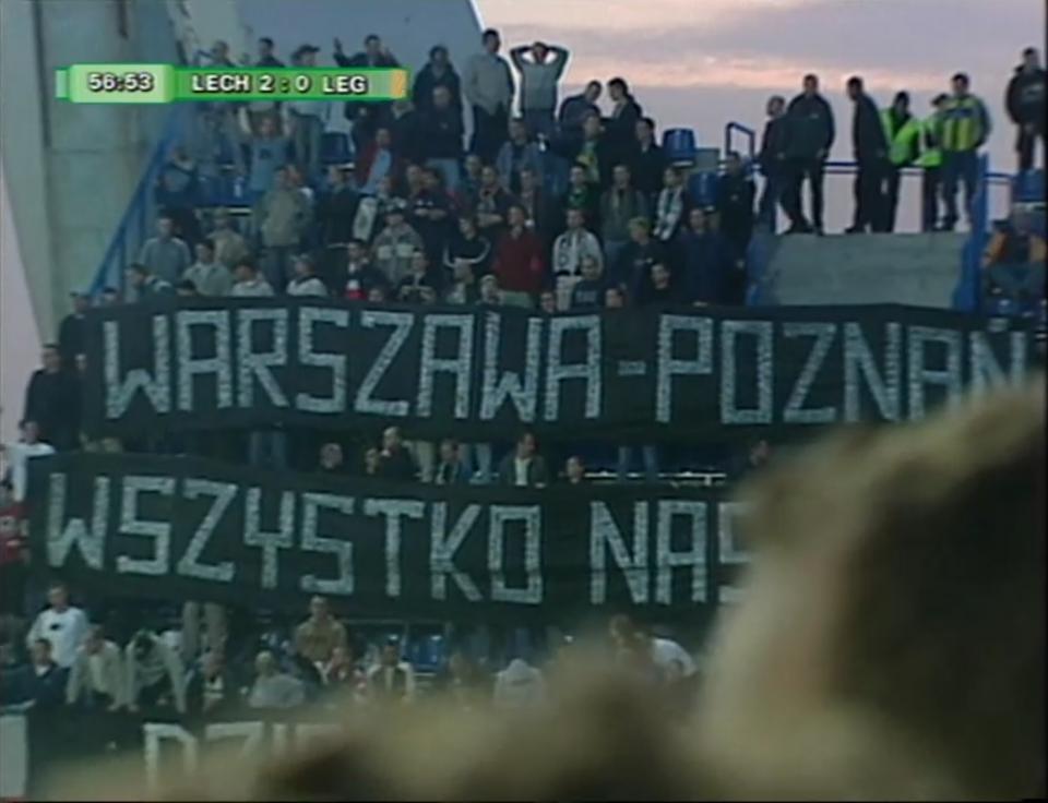 Transparent kibiców Legii na meczu z Lechem w Poznaniu w I meczu finału Pucharu Polski w 2004 roku.