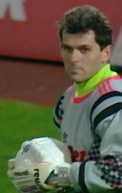 Piotr Wojdyga podczas meczu Eintracht Frankfurt - Widzew Łódź 9:0 (30.09.1992).