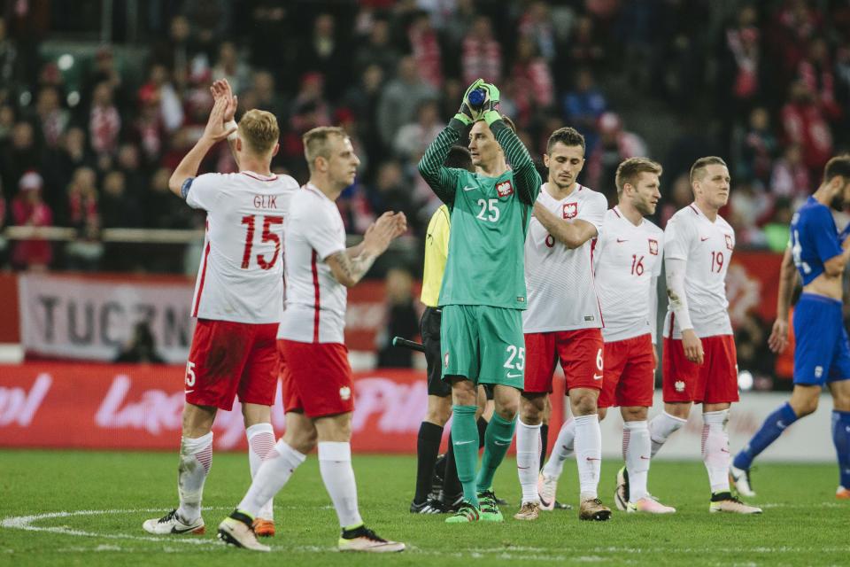 Na tym zdjęciu Tytoń jeszcze nie wie, że właśnie rozegrał ostatni mecz w reprezentacji Polski (marzec 2016)