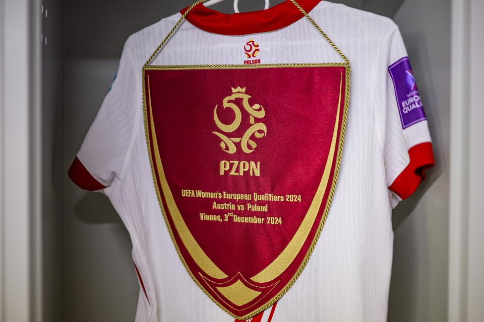 Proporczyk z meczu Austria - Polska 0:1 kobiety (03.12.2024)