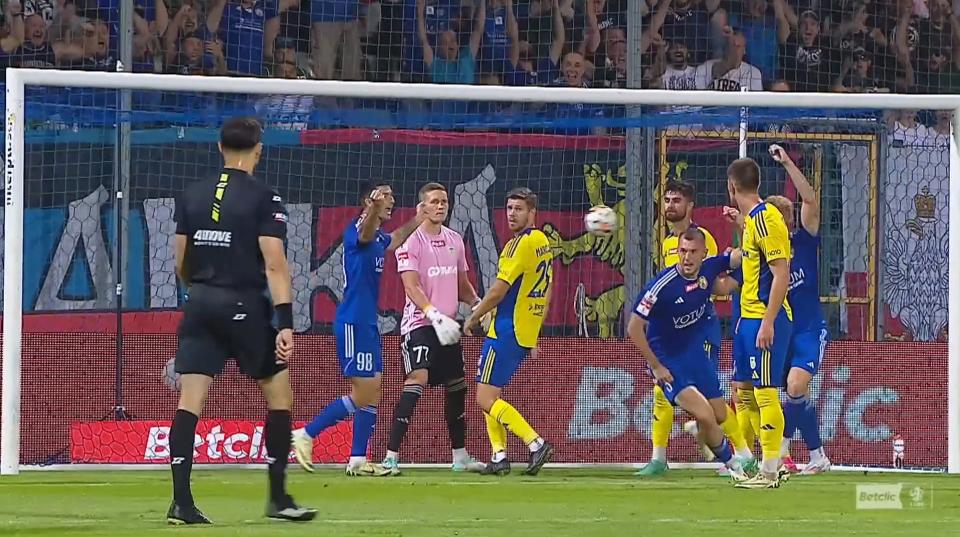 Miedź Legnica - Arka Gdynia 1:2 (30.08.2024)