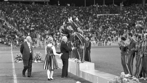 Polscy piłkarze na najwyższym stopniu podium igrzysk w Monachium.