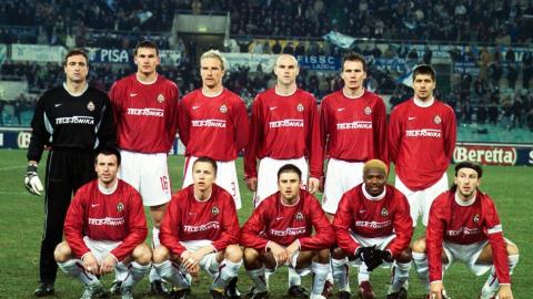Zespół Wisły Kraków przed meczem Lazio Rzym - Wisła Kraków 3:3 (20.02.2003).